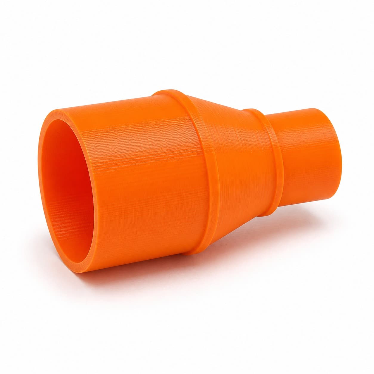 A 3D printed dust adapter that fits the Makita 9404